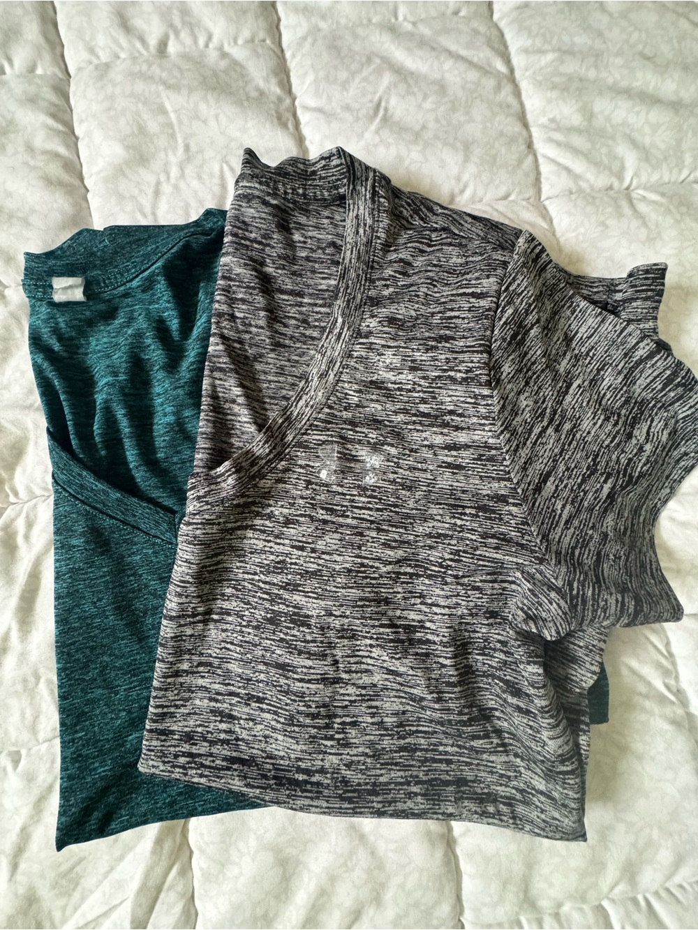 2 Under Armour Women’s Short Sleeve Tees in Heather Gray & Teal